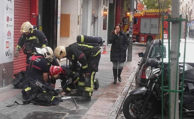 Un Escape De Gas Obliga A Cortar La Calle Pedro Antonio De Alarc N De